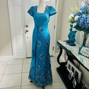 NEW! Evening Gown, wedding, Prom Beautiful turquoise Gown Embroided Lace Flower